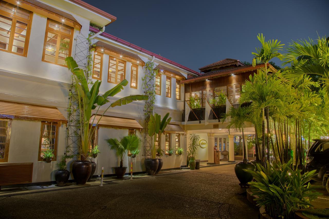 Savoy Hotel Yangon Exterior photo