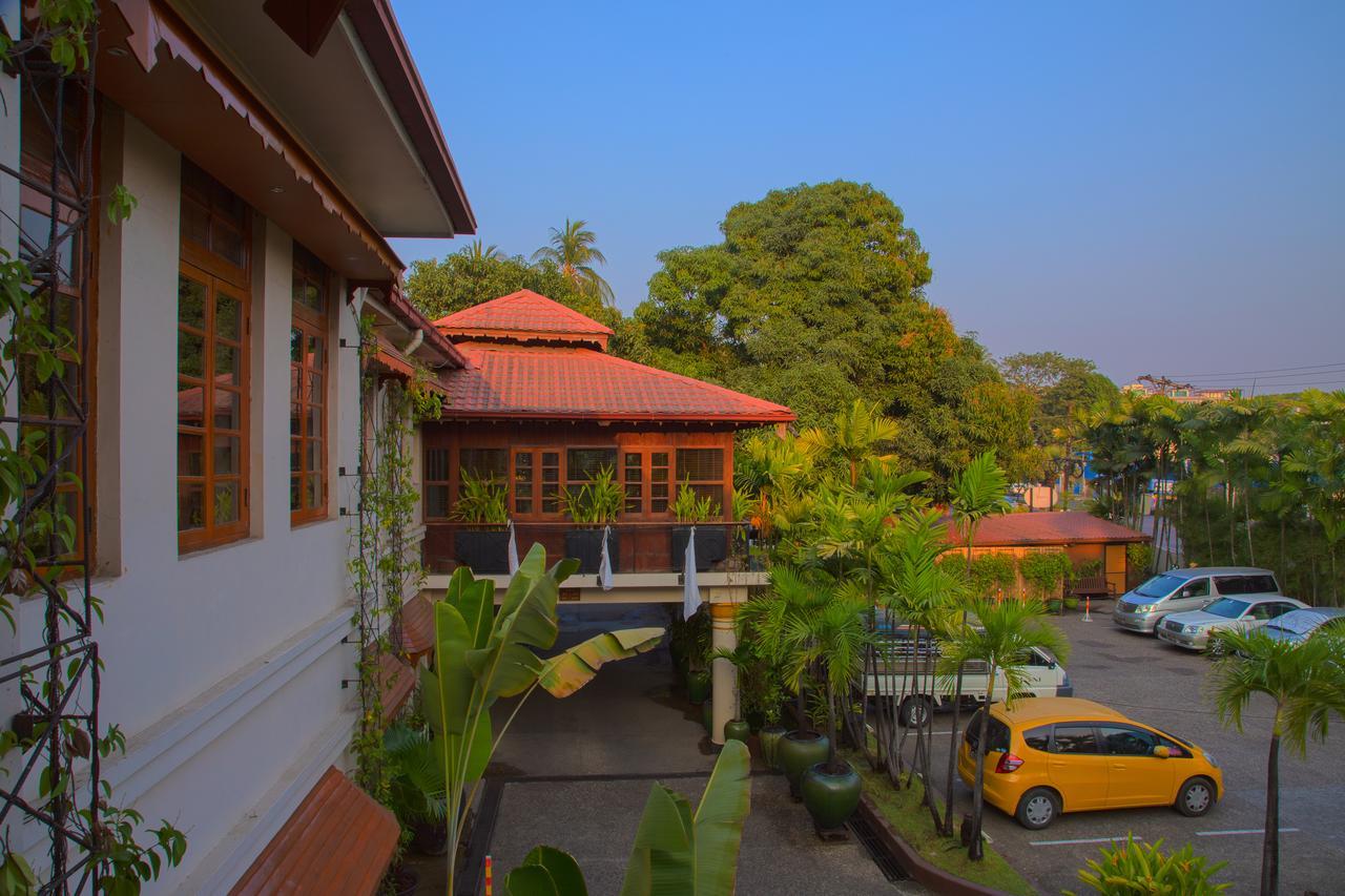 Savoy Hotel Yangon Exterior photo