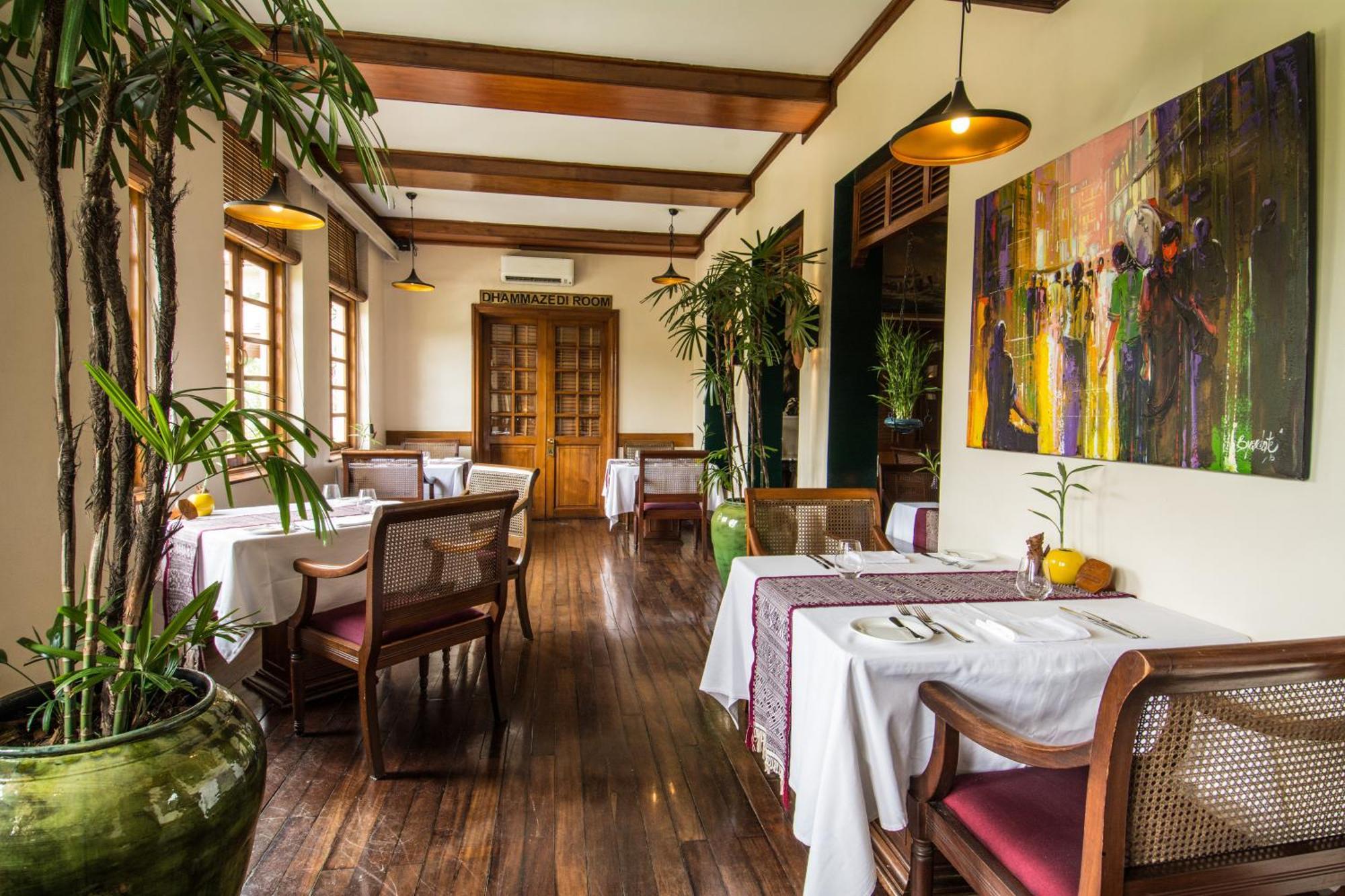 Savoy Hotel Yangon Exterior photo
