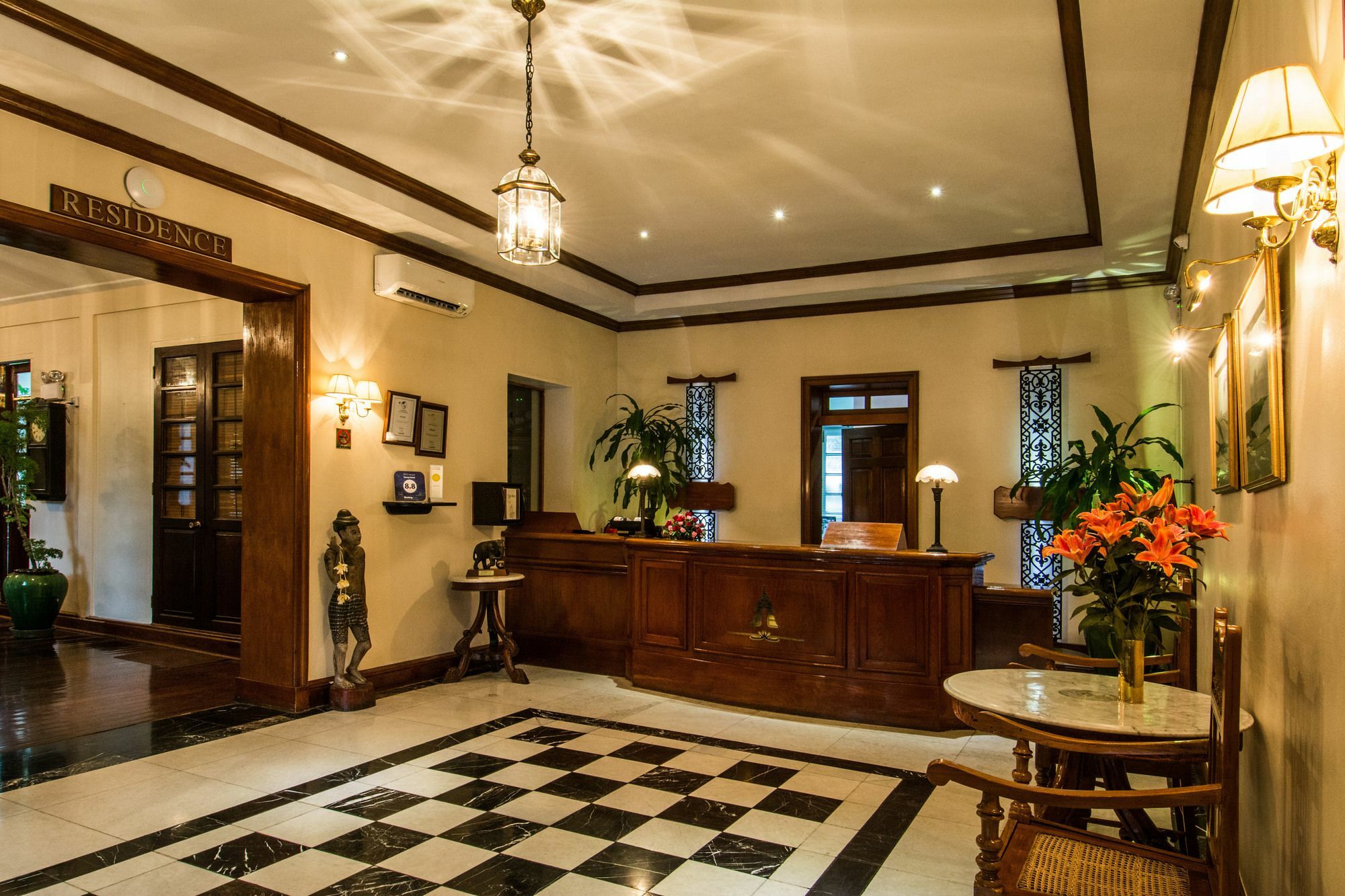 Savoy Hotel Yangon Exterior photo