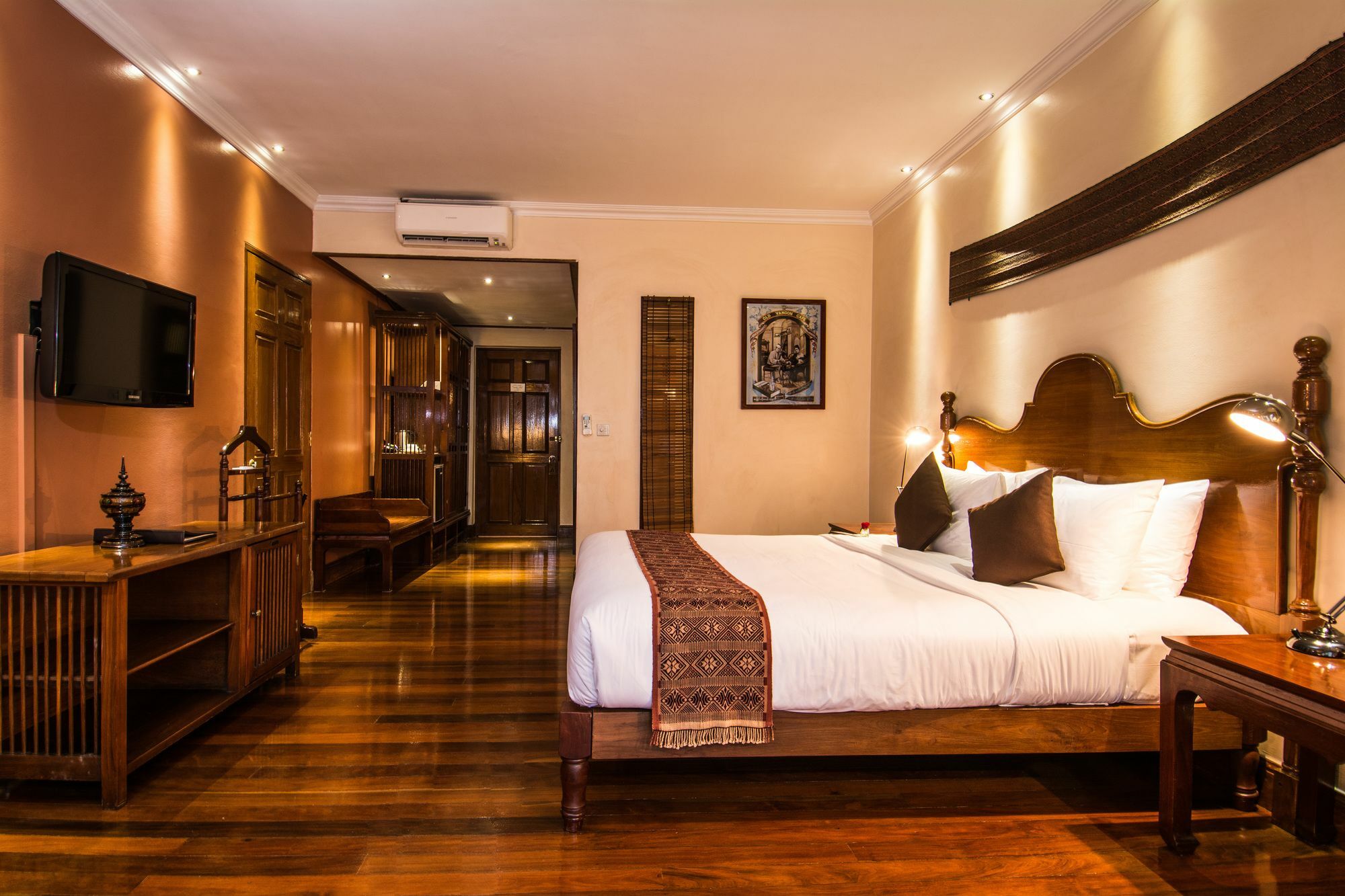 Savoy Hotel Yangon Exterior photo