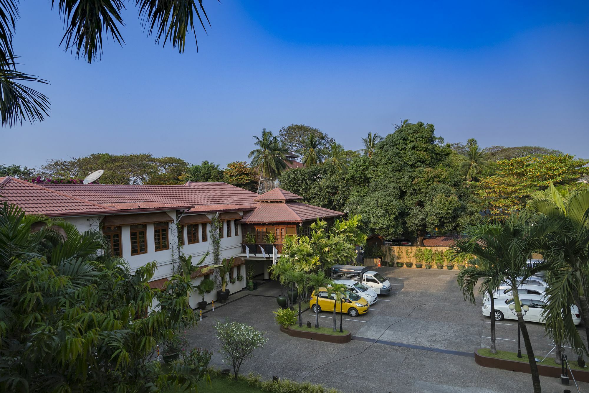 Savoy Hotel Yangon Exterior photo