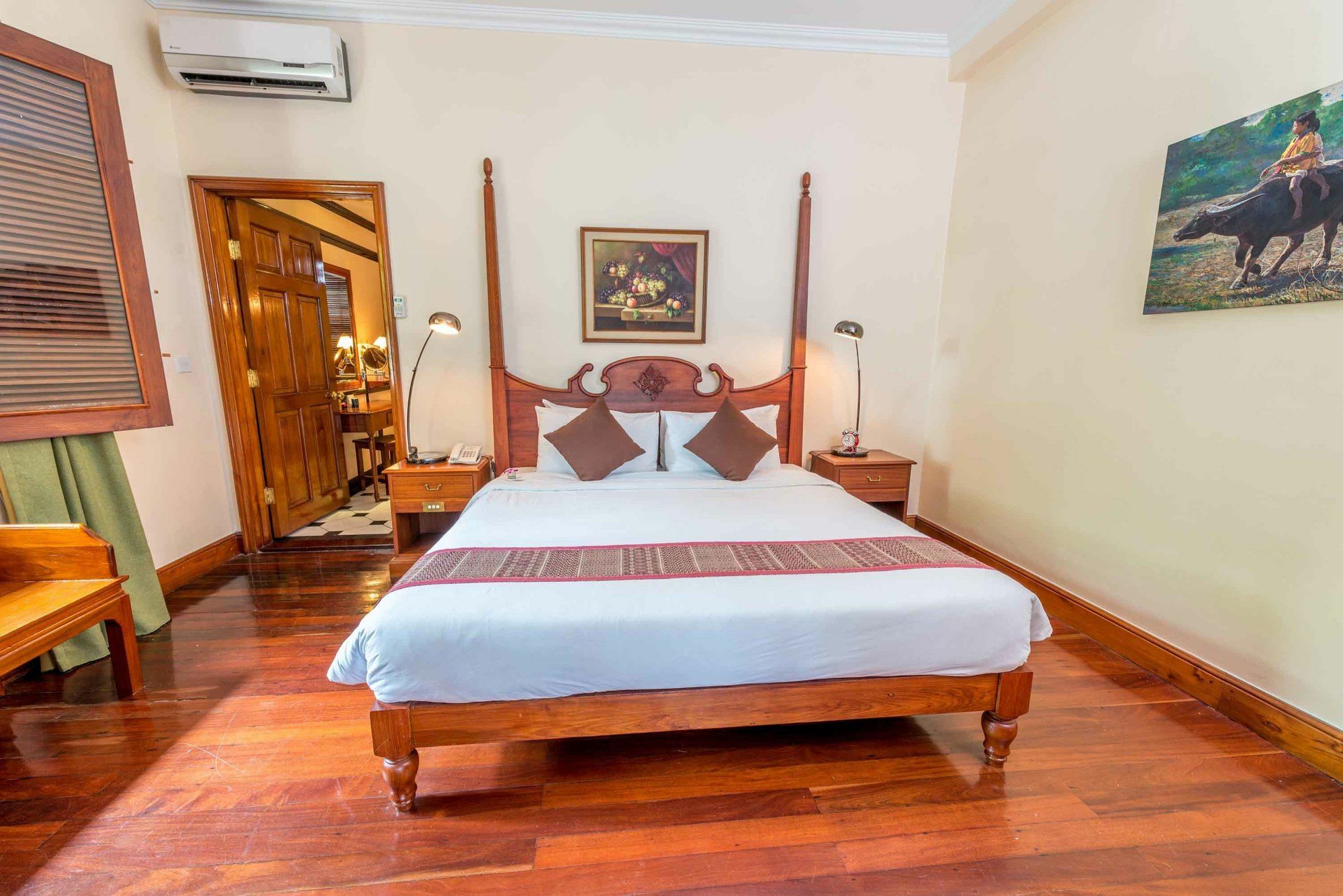 Savoy Hotel Yangon Exterior photo