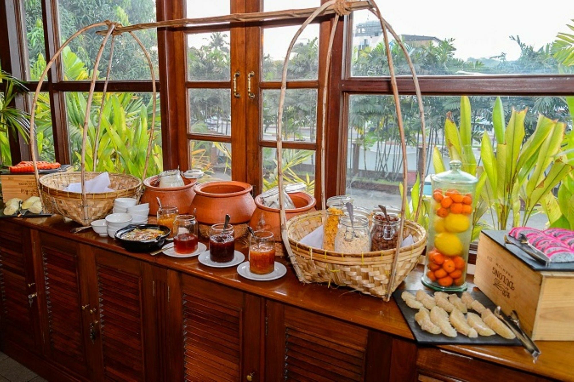 Savoy Hotel Yangon Exterior photo
